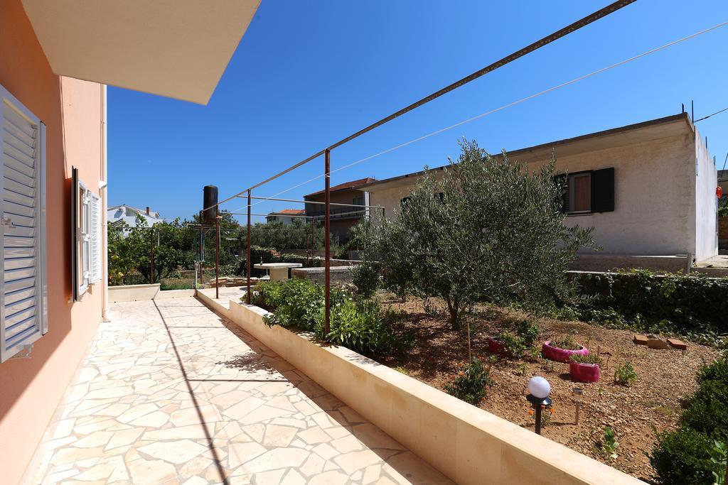 San Apartments Slatine Exterior photo